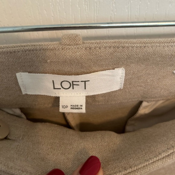 Stylish Tan Cropped Pants - Picture 2 of 4